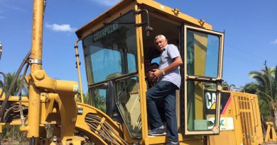 PREFEITO RECUPERA ESTRADAS NA ZONA RURAL DO MUNICÍPIO. PREFEITO RECUPERA ESTRADAS NA ZONA RURAL DO MUNICÍPIO.